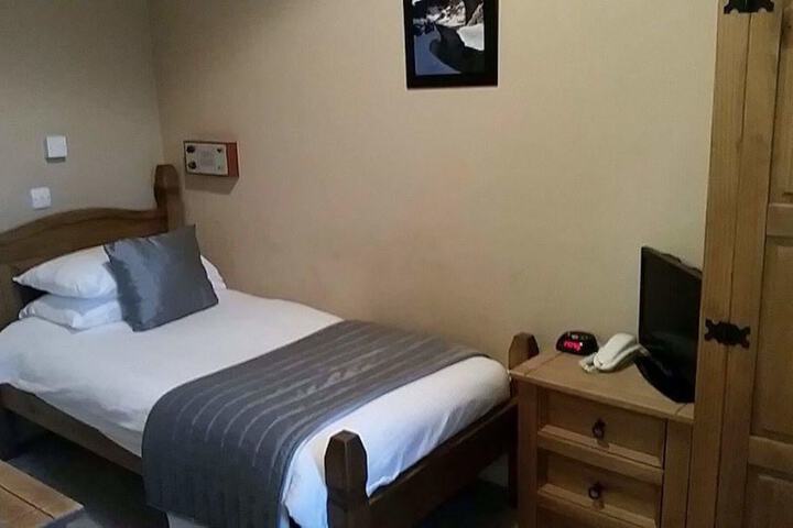 Room 16 of 31