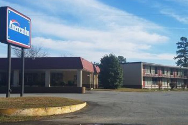 Image of Knights Inn Skippers Emporia Area