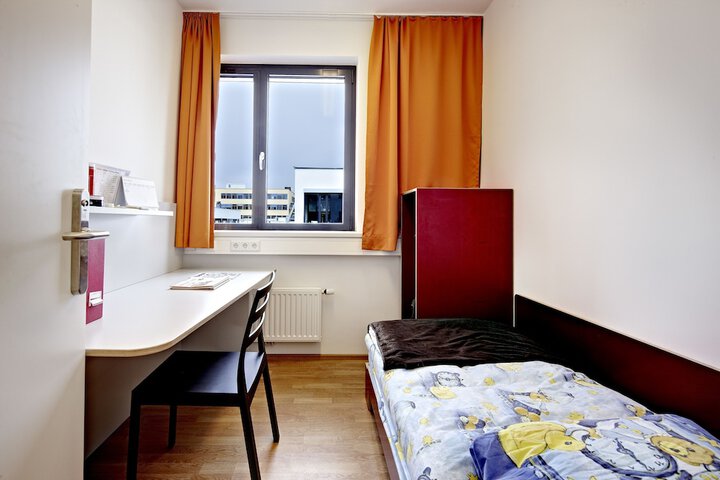Room 6 of 78