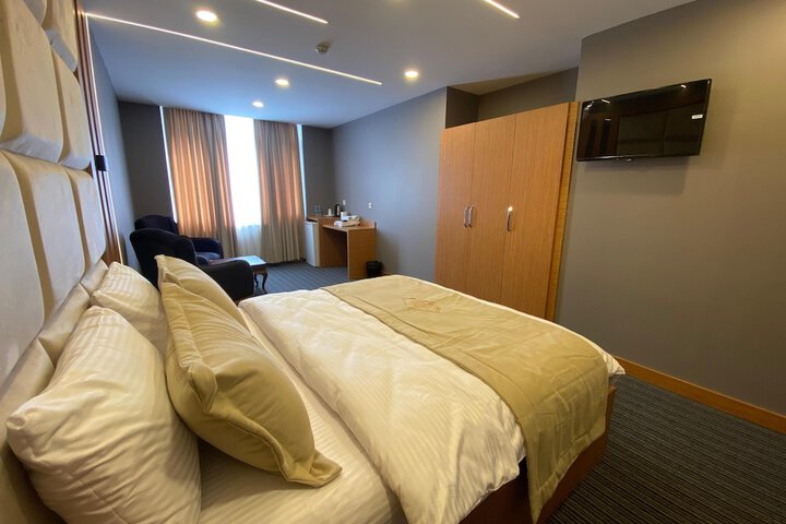 Room 12 of 39
