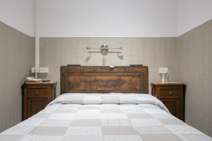 Room 13 of 22