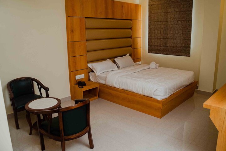 Room 13 of 27