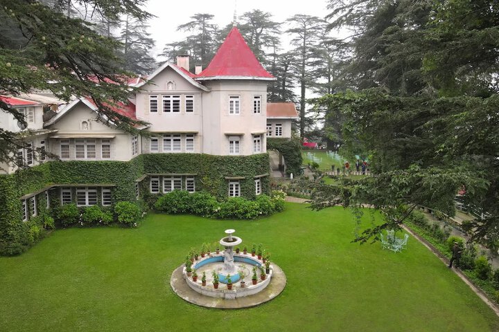 Hotel Exterior 162 of 165