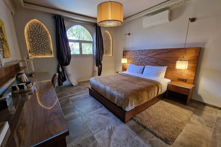 Room 30 of 99