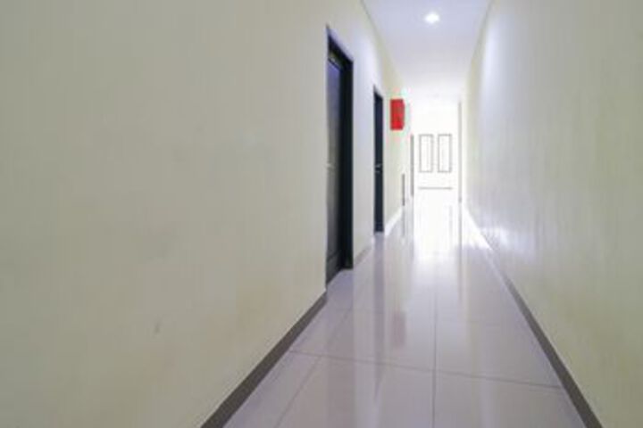 Ballroom/Hall 9 of 13