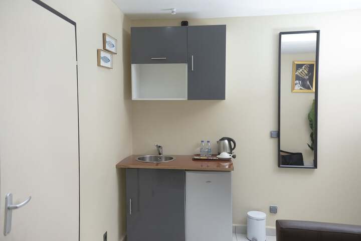Room 9 of 109