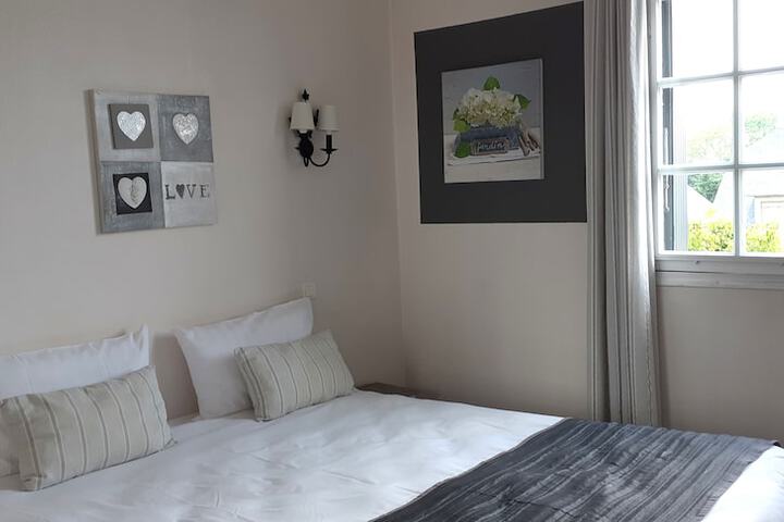 Room 6 of 66