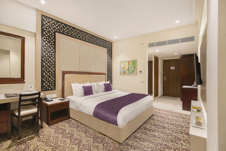 Room 15 of 31