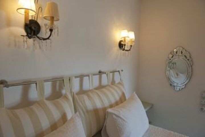 Room 14 of 32