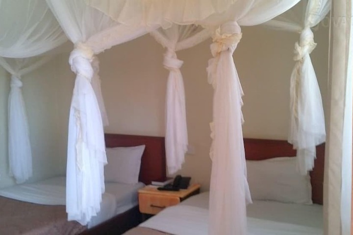 Room 12 of 39