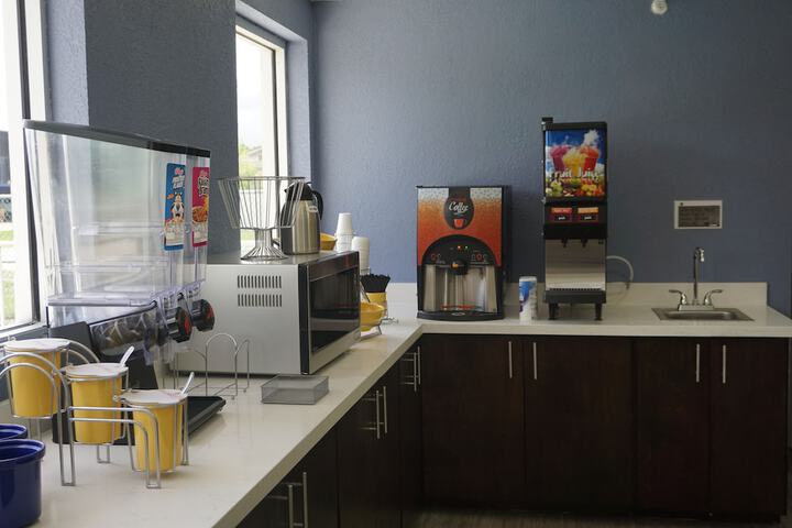 Breakfast area