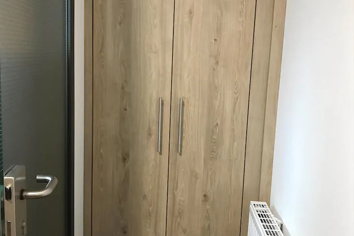 Room 4 of 10