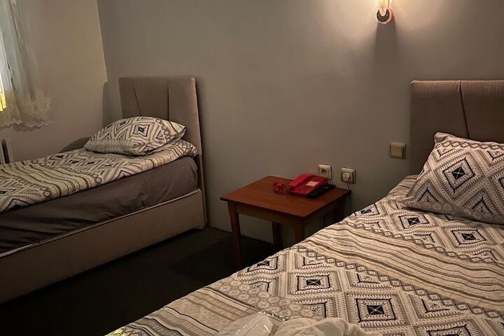 Room 10 of 15