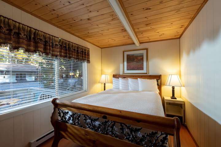 Room 12 of 225