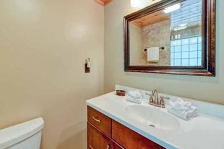 Room 3 of 21