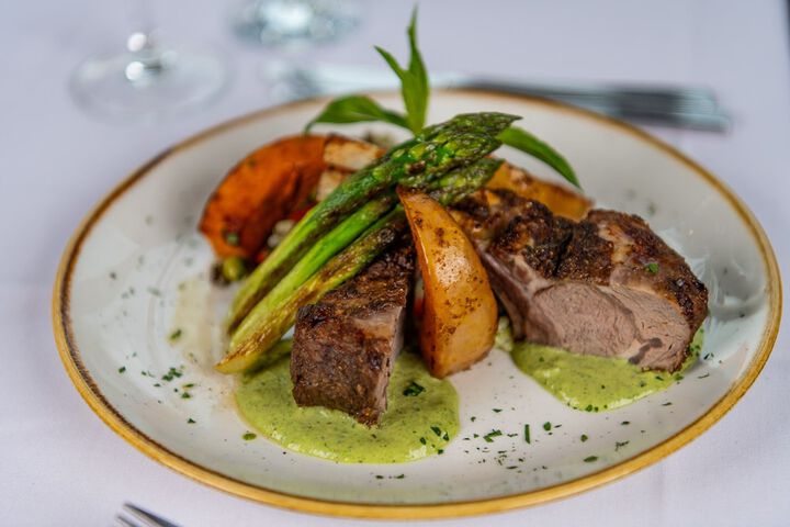 Dining 40 of 70