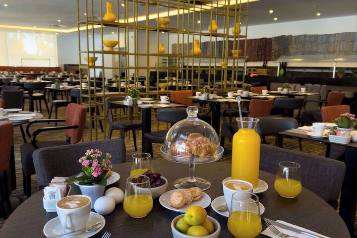 Breakfast/Coffee Service 40 of 56