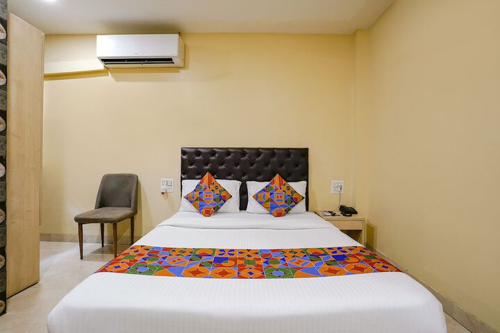 Room 32 of 35