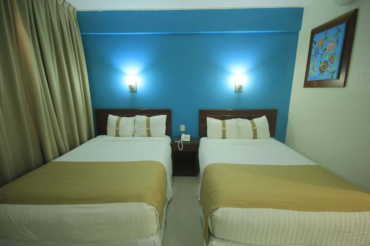 Room 18 of 74