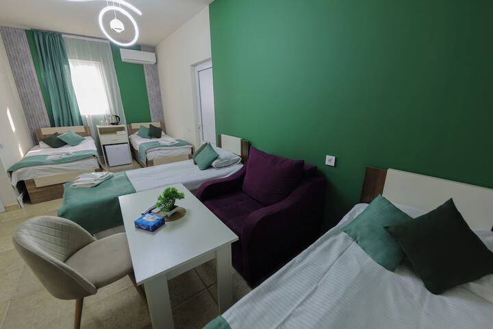 Room 32 of 101