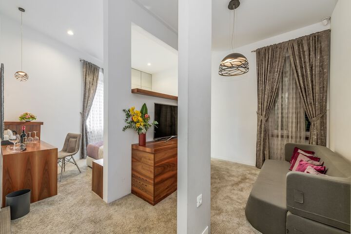 Room 29 of 48