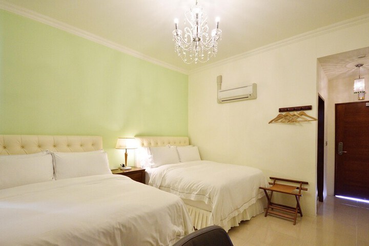 Room 8 of 49