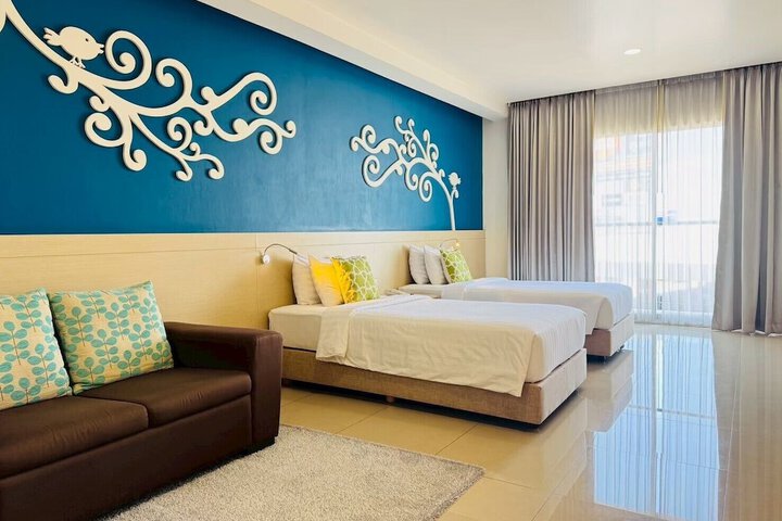 Room 13 of 32