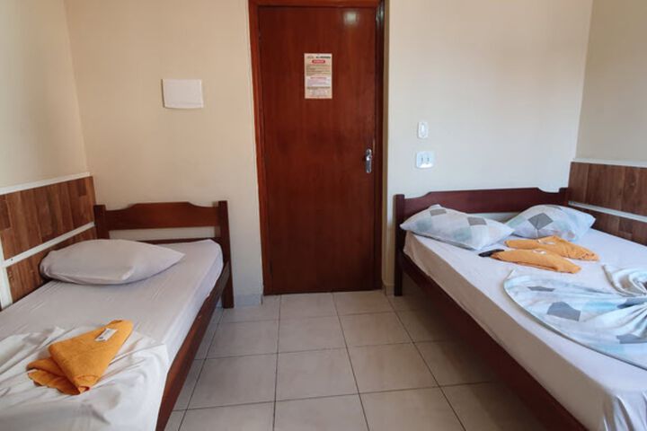 Room 8 of 32