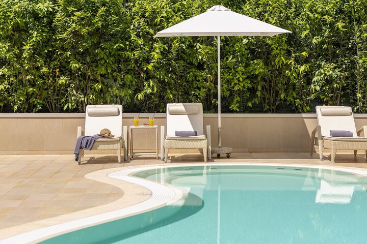 Hotel Pool