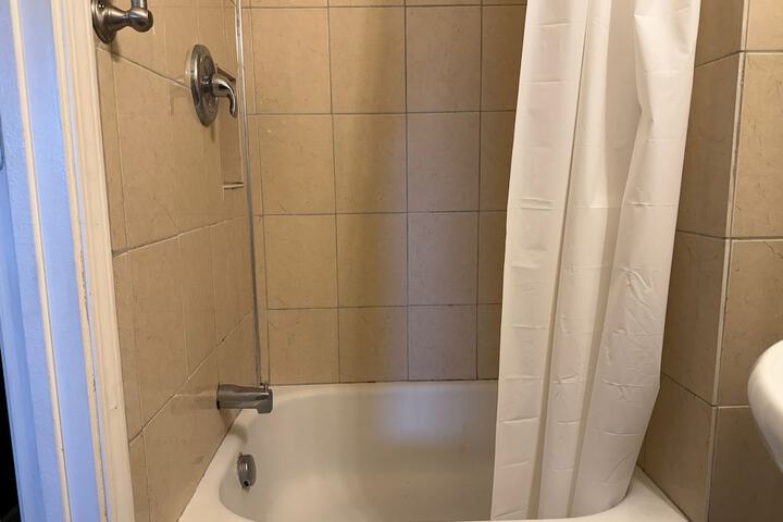 Room 12 of 17
