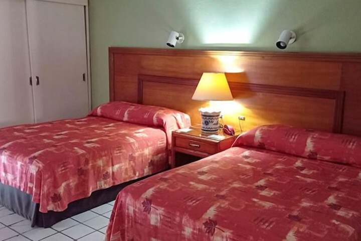 Room 7 of 14