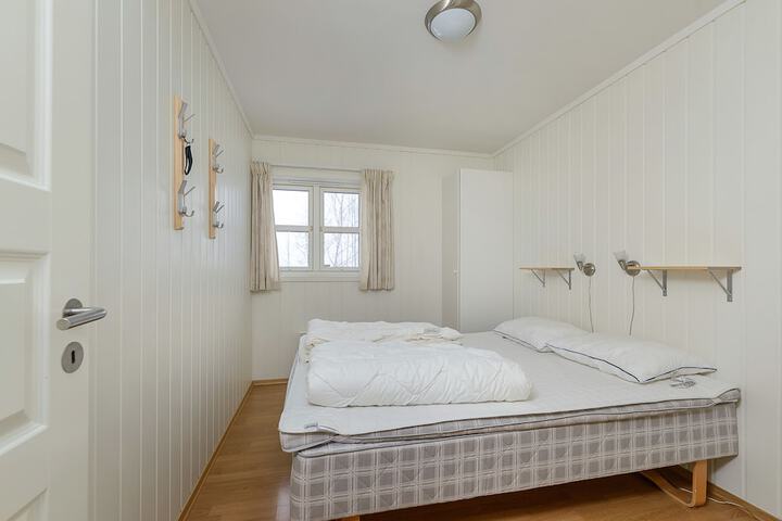 Room 4 of 50