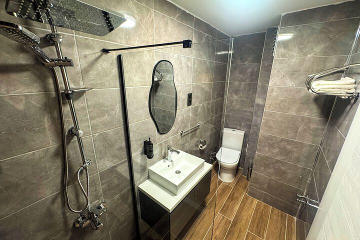 Room 14 of 21