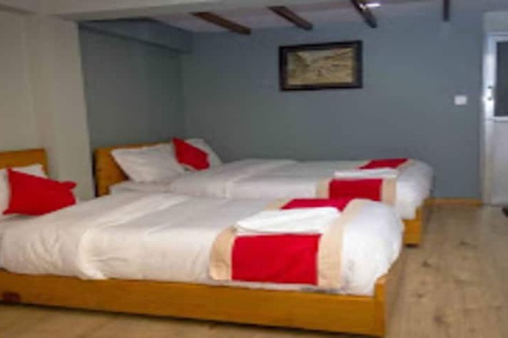 Room 6 of 8