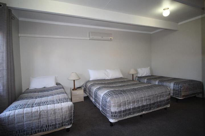 Room 6 of 47