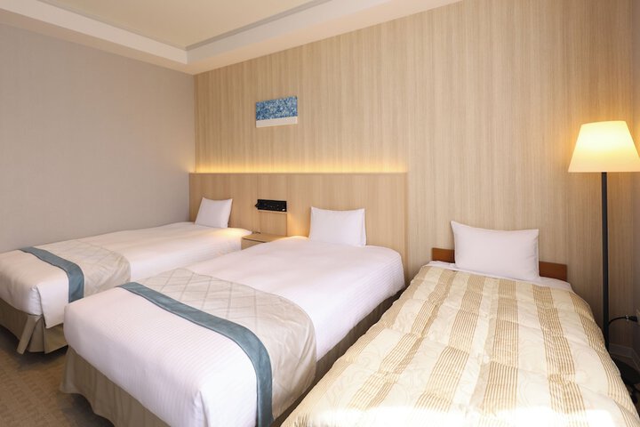 Room 4 of 23