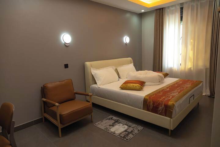 Room 7 of 35