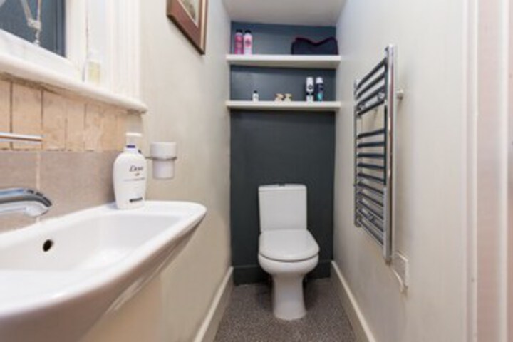 Room 3 of 16