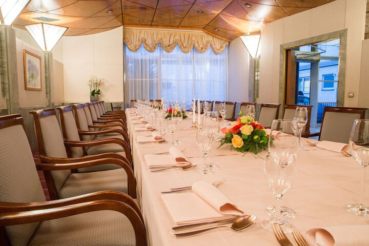 Ballroom/Hall 82 of 103