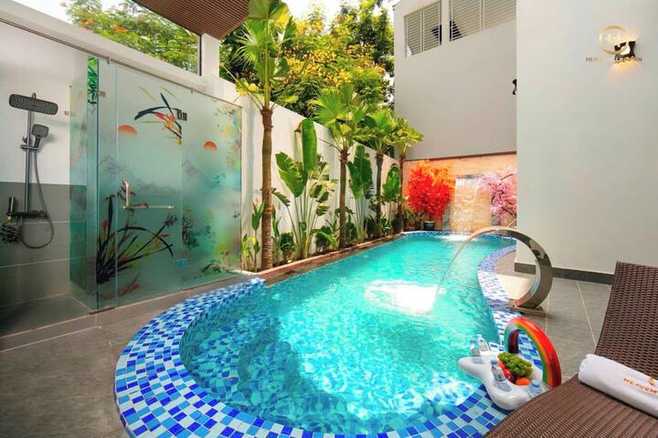 Pool 21 of 31