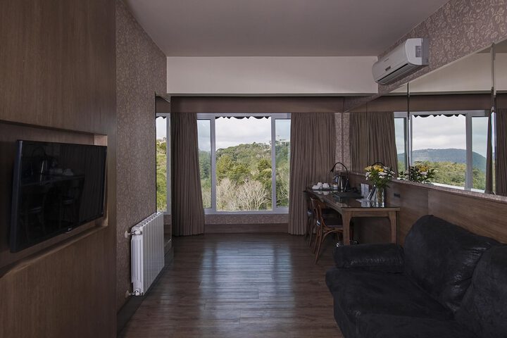 Room 25 of 148