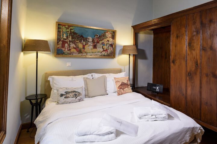 Room 27 of 115