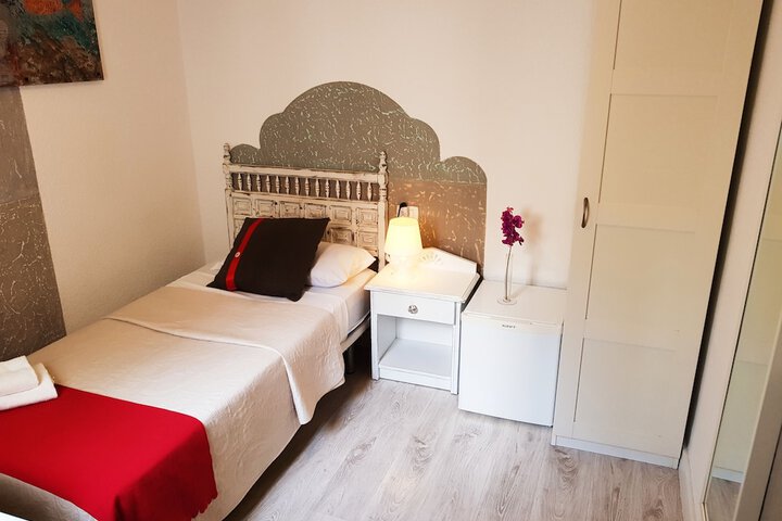 Room 4 of 50
