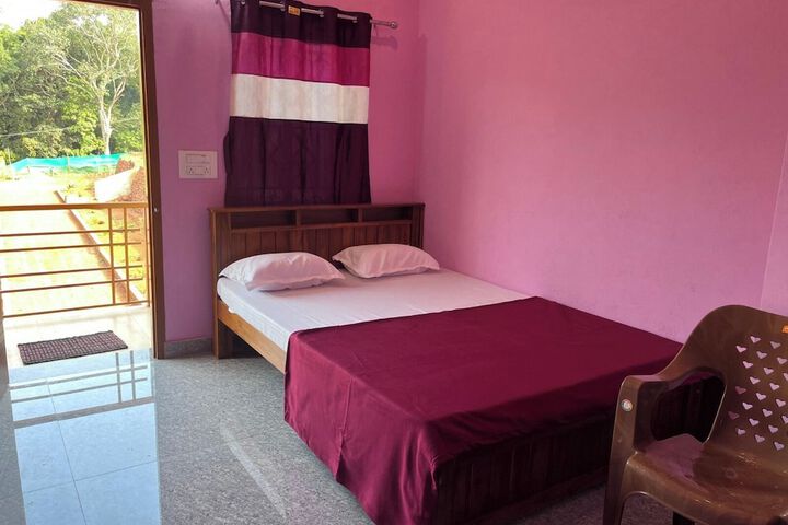 Room 9 of 15