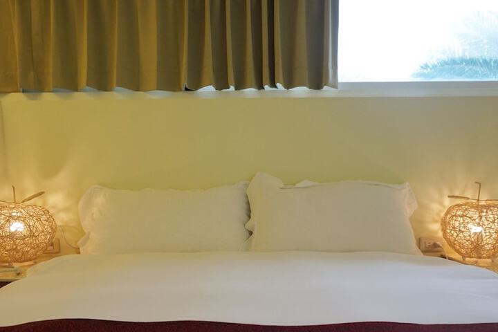 Room 19 of 185