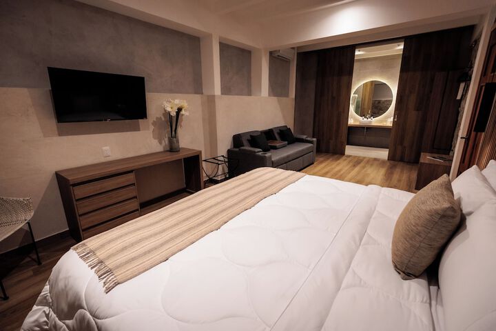 Room 15 of 73