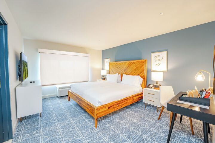 Room 9 of 38
