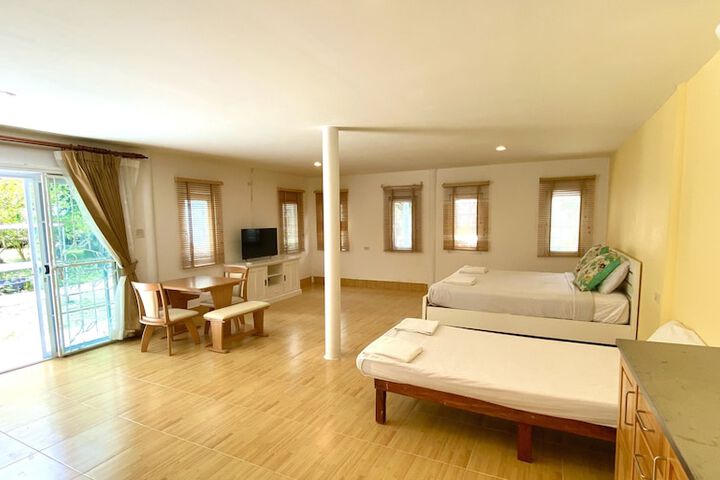 Room 8 of 118