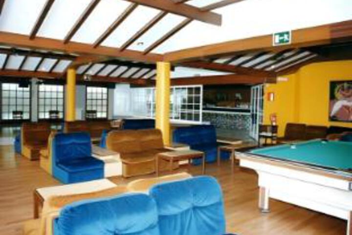Lounge 10 of 23