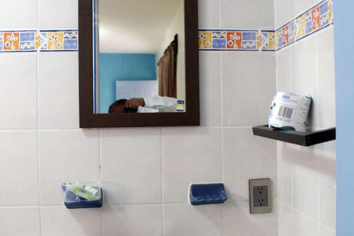Room 10 of 18